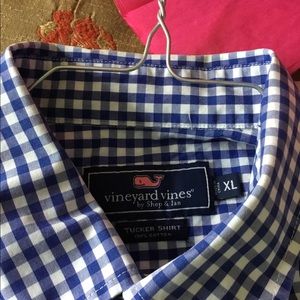 Men’s Vineyard Vines button down